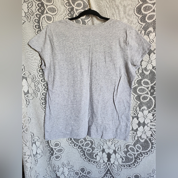 💲JCP - Light Gray V-neck Short Sleeve Shirt - (XXL) - Picture 3 of 4